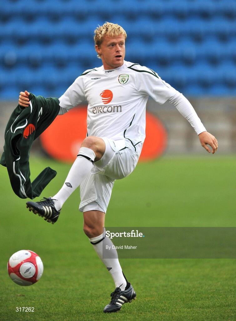 19 August 2008; Republic of Ireland's Damien Duff during squad training. Ullevall Stadium, Oslo, Norway. Picture credit: David Maher / SPORTSFILE