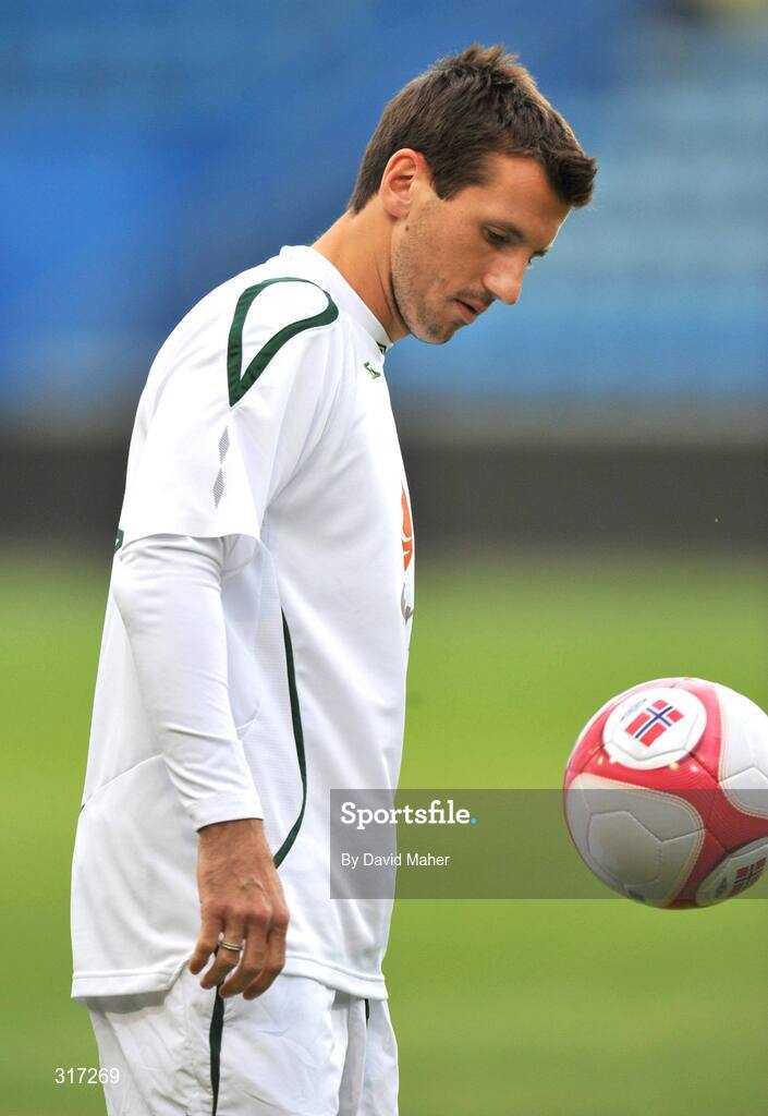 19 August 2008; Republic of Ireland's Liam Miller during squad training. Ullevall Stadium, Oslo, Norway. Picture credit: David Maher / SPORTSFILE