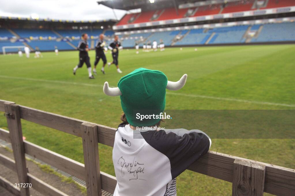 19 August 2008; Young Republic of Ireland supporter Riada Carney Slee, from Kiltimagh, Co. Mayo, watches on during squad training. Ullevall Stadium, Oslo, Norway. Picture credit: David Maher / SPORTSFILE