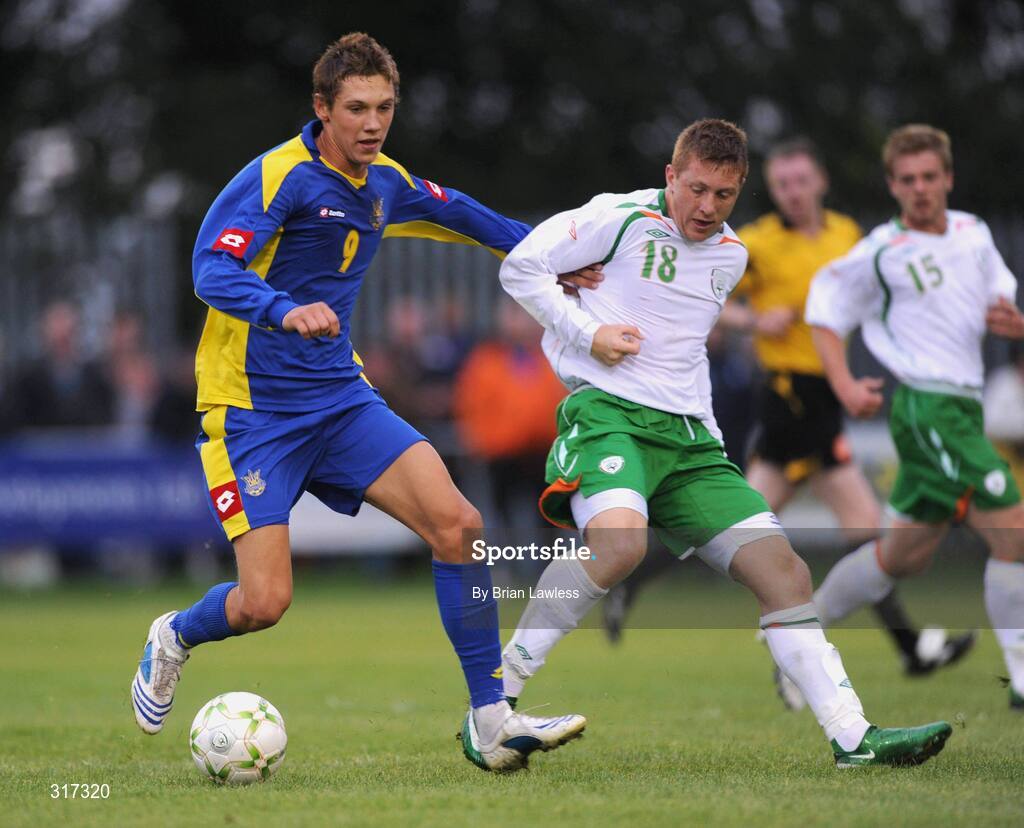 19 August 2008; Denys Garmash, Ukraine, in action against Paul Murphy, Republic of Ireland. Under-19 Four Nations International Tournament, Leah Victoria Park, Tullamore, Co. Offaly. Picture credit: Brian Lawless / SPORTSFILE