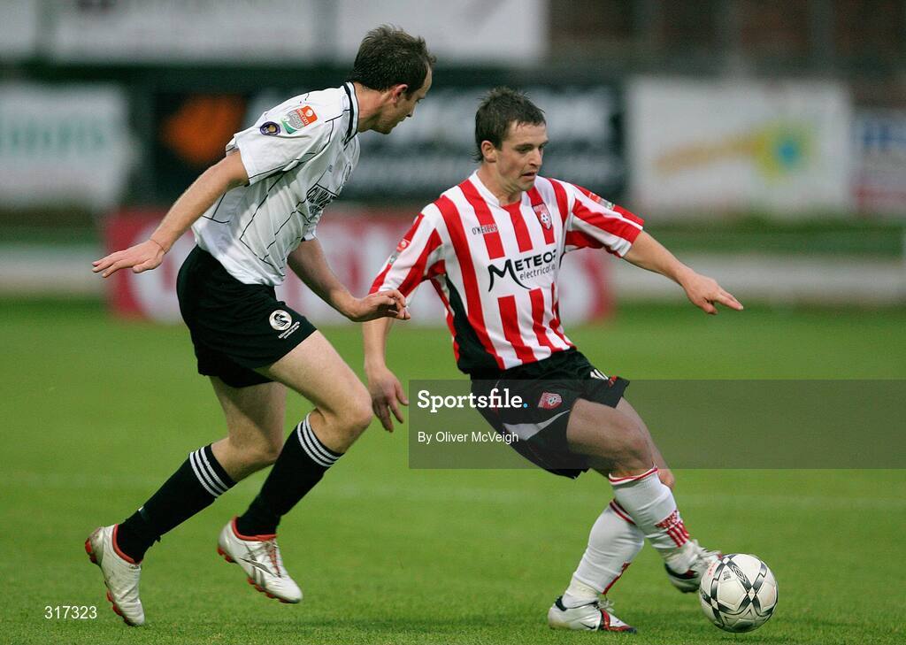 19 August 2008; Kevin McHugh, Derry City, in action against Paul Donnelly, Kildare County. FAI Ford Cup Fourth Round, Derry City v Kildare County, Brandywell, Derry. Picture credit: Oliver McVeigh / SPORTSFILE