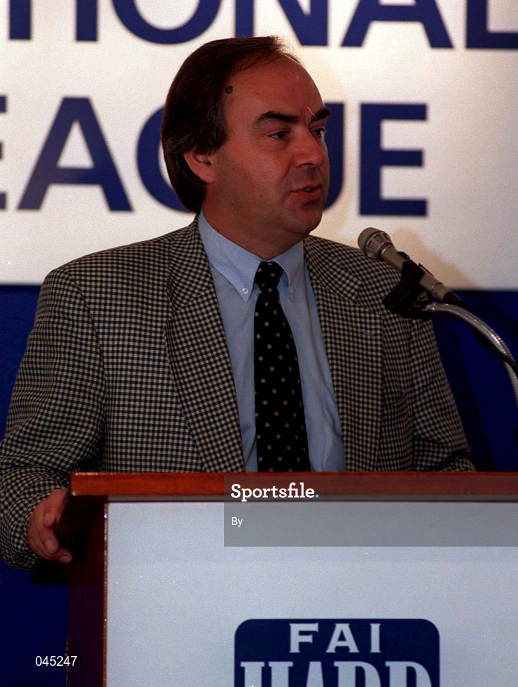 The FAI Commercial Manager, Mr Donie Butler, introducing the principle speakers at the Harp Lager reception. 18th July 1996. Soccer. Pic Brendan Moran / SPORTSFILE