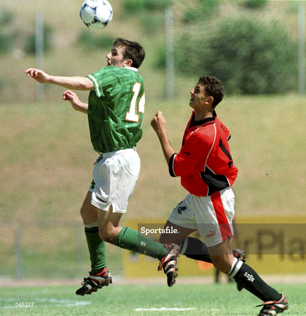 1 February 1999; Republic of Ireland's Liam Miller in action against  Egypt's, Hosam El Sayed, in Group A of the U.17 Meridian Cup. The Bellville stadium, Capetown, South Africa. Picture Credit David Maher/SPORTSFILE