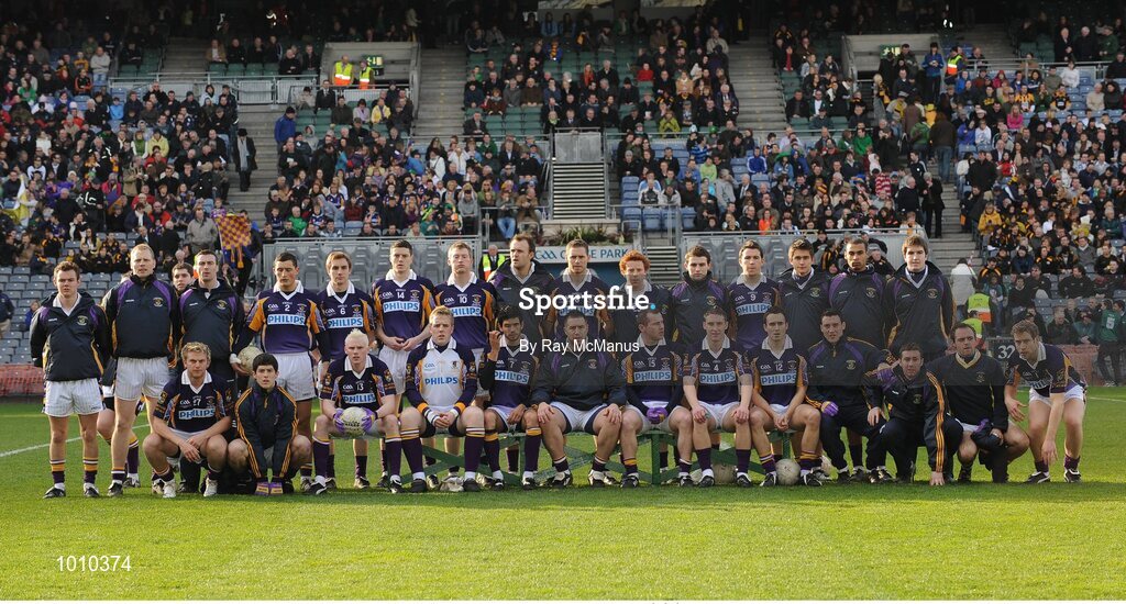 17 March 2009; The Kilmacud Crokes squad, back row, from left, Barry O'Rorke, Liam McBarron, Ray Cosgrove, Ross O'Carroll, Paul Griffin, Mark Davoren, Liam Óg Ó hÉineacháin, Patrick Duggan, Darren Magee, Declan Maher, Joe Mooney, Niall Corkery, Mark Coughlan, Karl Dias, Dave Dromey, front row, from left, David McGuane, Rory O'Carroll, Mark Vaughan, David Nestor, Cian O'Sullivan, Johnny Magee, Pat Burke, Kevin Nolan, Adrian Morrissey, Kevin O'Carroll, Peter Devitt, Shane O'Rorke, Brian Kavanagh before the AIB All-Ireland Senior Club Football Championship Final match between Crossmaglen Rangers, Armagh, and Kilmacud Crokes, Dublin at Croke Park in Dublin. Photo by Ray McManus/Sportsfile