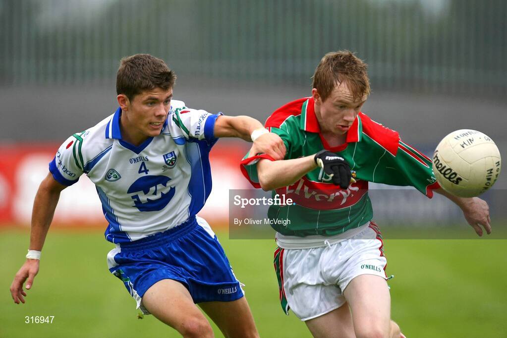 9 August 2008; Daniel O'Hara, Mayo, in action against Sam Dooney, Monaghan. ESB GAA Football All-Ireland Minor Championship Quarter-Final, Mayo v Monaghan, Pearse Park, Longford. Picture credit: Oliver McVeigh / SPORTSFILE