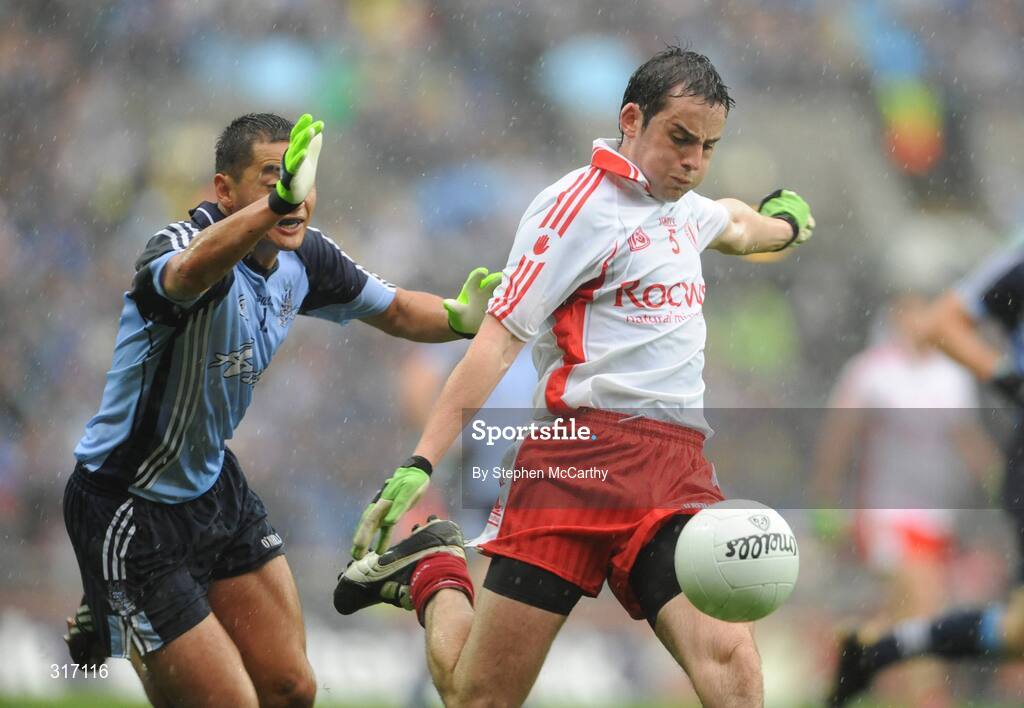 16 August 2008; Davy Harte, Tyrone, in action against Jason Sherlock, Dublin. GAA Football All-Ireland Senior C'ship Quarter-Final, Dublin v Tyrone, Croke Park, Dublin. Picture credit: Stephen McCarthy / SPORTSFILE