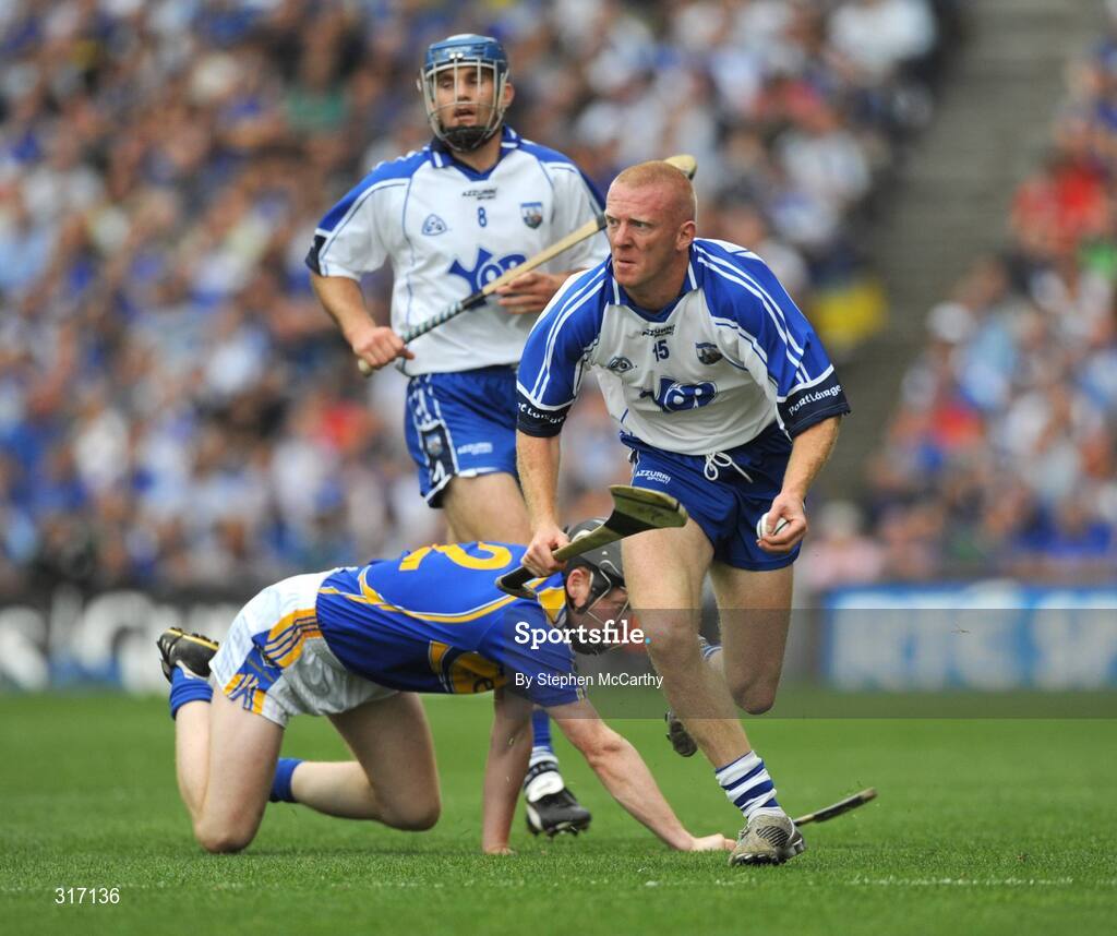 17 August 2008; John Mullane, Waterford, breaks away from Eamonn Buckley, Tipperary. GAA Hurling All-Ireland Senior Championship Semi-Final, Tipperary v Waterford, Croke Park, Dublin. Picture credit: Stephen McCarthy / SPORTSFILE