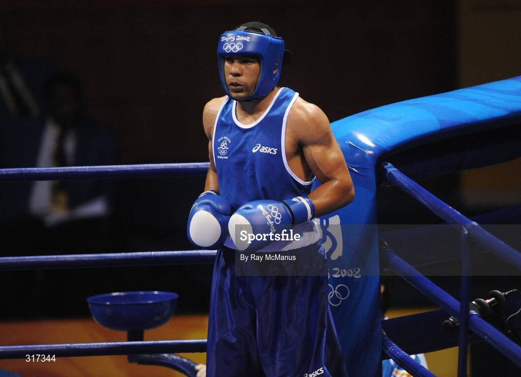 20 August 2008; Darren Sutherland, Ireland, in action against Alfonso Blanco Parra, in red from Venezuela, during their quarter-final bout of the Middle weight, 75kg, contest. Beijing 2008 - Games of the XXIX Olympiad, Beijing Workers Gymnasium, Olympic Green, Beijing, China. Picture credit: Ray McManus / SPORTSFILE