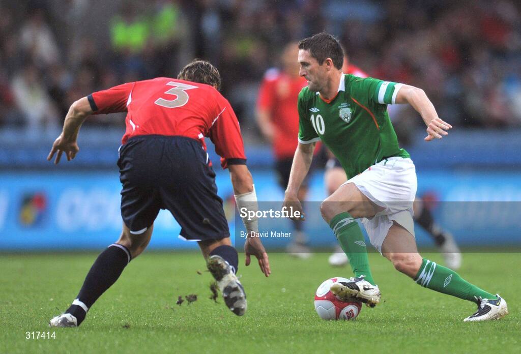 20 August 2008; Robbie Keane, Republic of Ireland, in action against Tore Reginiussen, Norway. International Friendly, Norway v Republic of Ireland, Ullevall Stadium, Oslo, Norway. Picture credit: David Maher / SPORTSFILE
