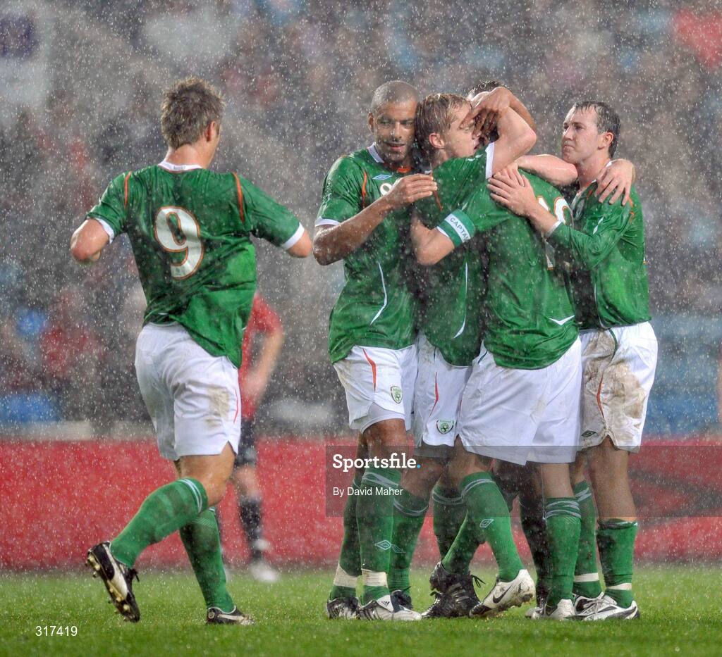20 August 2008; Republic of Ireland's Robbie Keane, 10, celebrates after scoring his side's first goal with team-mates Kevin Doyle, Damien Duff, Steven Reid, Aiden Mcgeady and Glenn Whelan. International Friendly, Norway v Republic of Ireland, Ullevall Stadium, Oslo, Norway. Picture credit: David Maher / SPORTSFILE