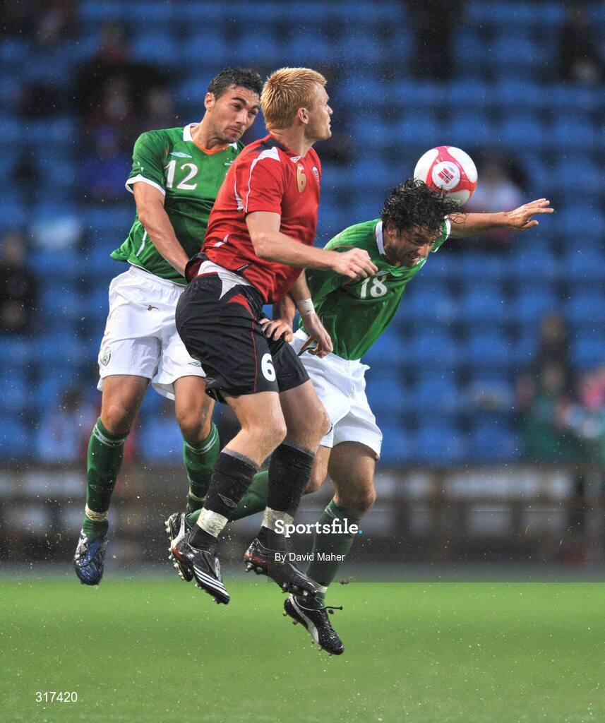 20 August 2008; Stephen Kelly and Stephen Hunt, Republic of Ireland, in action against John Arne Riise, Norway. International Friendly, Norway v Republic of Ireland, Ullevall Stadium, Oslo, Norway. Picture credit: David Maher / SPORTSFILE