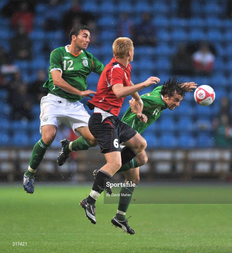 20 August 2008; Stephen Kelly and Stephen Hunt, Republic of Ireland, in action against John Arne Riise, Norway. International Friendly, Norway v Republic of Ireland, Ullevall Stadium, Oslo, Norway. Picture credit: David Maher / SPORTSFILE