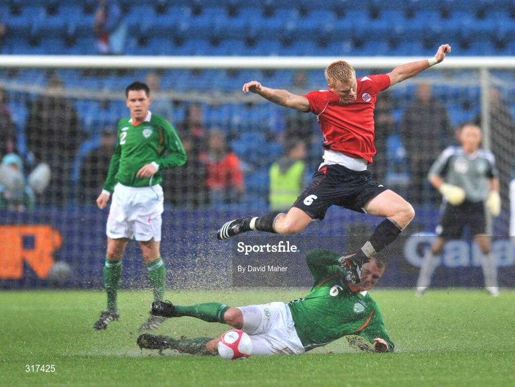 20 August 2008; Glenn Whelan, Republic of Ireland, in action against John Arne Riise, Norway. International Friendly, Norway v Republic of Ireland, Ullevall Stadium, Oslo, Norway. Picture credit: David Maher / SPORTSFILE