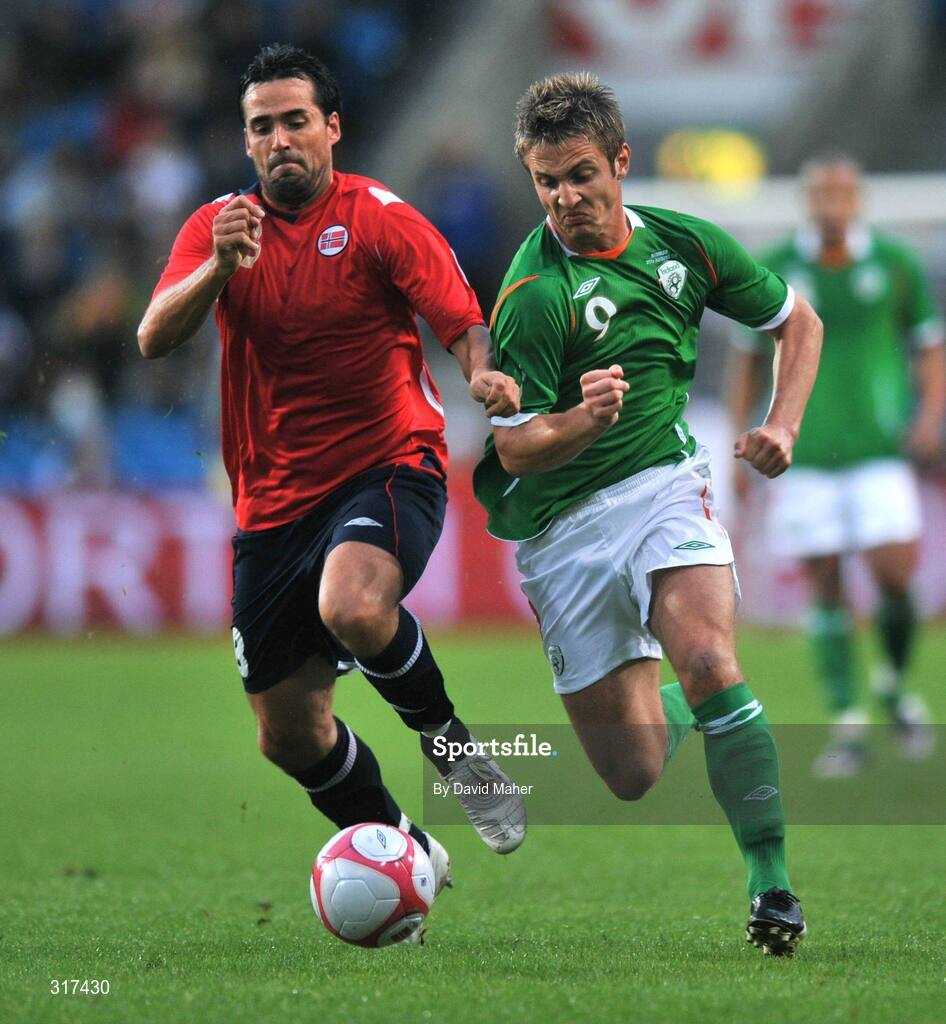 20 August 2008; Kevin Doyle, Republic of Ireland, in action against Martin Andresen, Norway. International Friendly, Norway v Republic of Ireland, Ullevall Stadium, Oslo, Norway. Picture credit: David Maher / SPORTSFILE