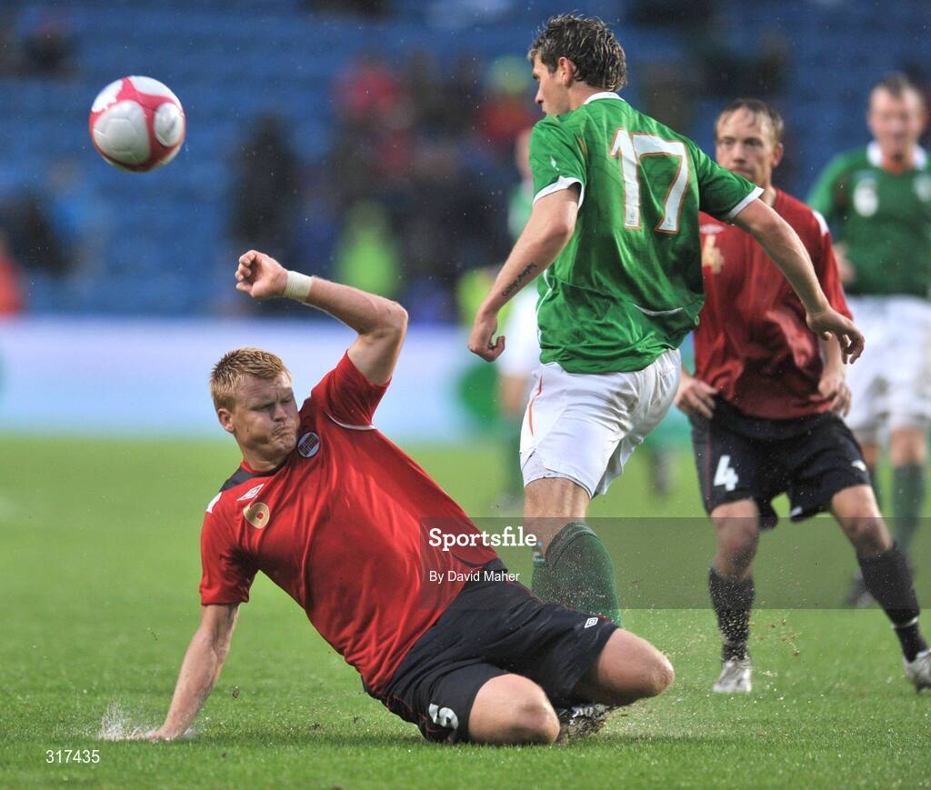 20 August 2008; Daryl Murphy, Republic of Ireland, in action against John Arne Riise, Norway. International Friendly, Norway v Republic of Ireland, Ullevall Stadium, Oslo, Norway. Picture credit: David Maher / SPORTSFILE