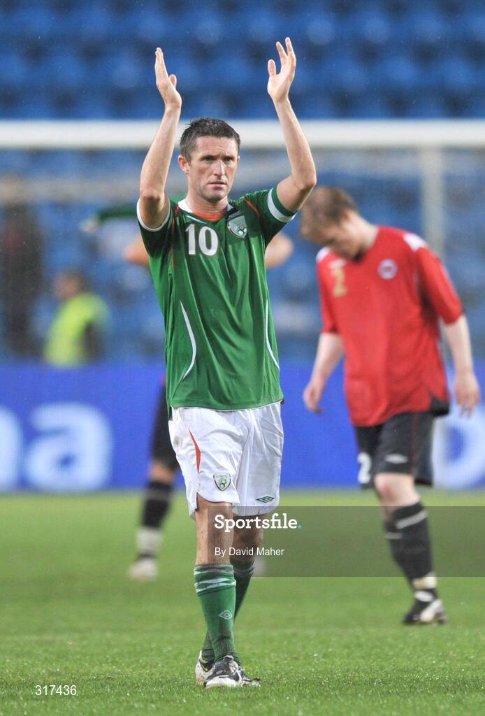 20 August 2008; Republic of Ireland captain Robbie Keane applauds the supporters at the end of the game. International Friendly, Norway v Republic of Ireland, Ullevall Stadium, Oslo, Norway. Picture credit: David Maher / SPORTSFILE