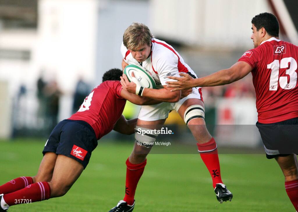 22 August 2008; Thomas Anderson, Ulster, in action against Ben Gollings and Morgan Turinui, Queensland Reds. Pre-Season Friendly, Ulster v Queensland Reds, Ravenhill Park, Belfast, Co. Antrim. Picture credit: Oliver McVeigh / SPORTSFILE