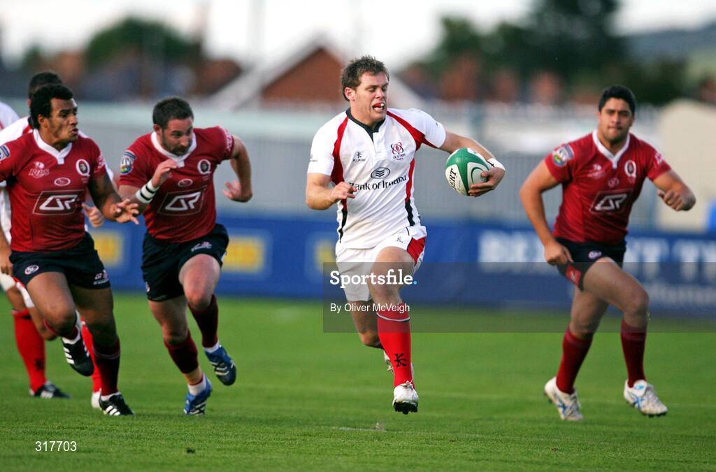22 August 2008; Darren Cave, Ulster, makes a break for the line. Pre-Season Friendly, Ulster v Queensland Reds, Ravenhill Park, Belfast, Co. Antrim. Picture credit: Oliver McVeigh / SPORTSFILE