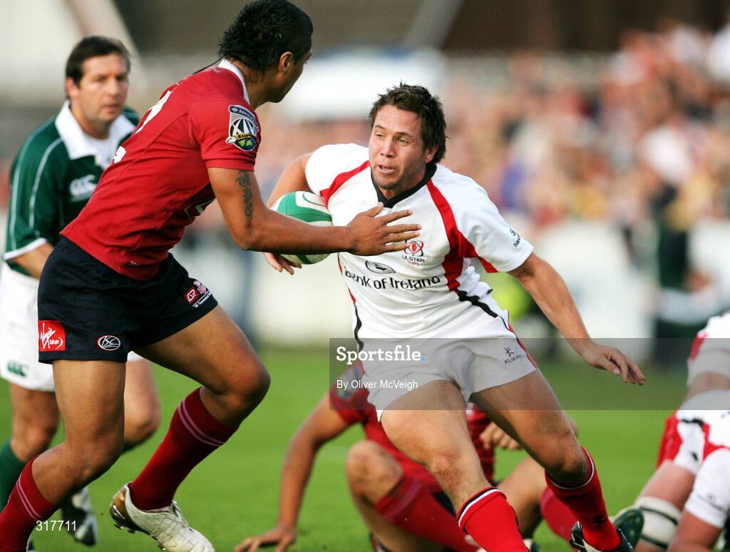 22 August 2008; Isaac Boss, Ulster, in action against Charlie Fetoai, Queensland Reds. Pre-Season Friendly, Ulster v Queensland Reds, Ravenhill Park, Belfast, Co. Antrim. Picture credit: Oliver McVeigh / SPORTSFILE