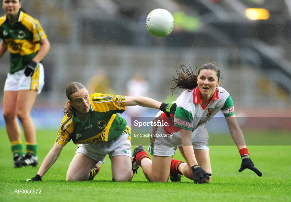 16 August 2008; Geraldine O Se, Kerry, in action against Helena Lohan, Mayo. TG4 All-Ireland Ladies Senior Football Championship Quarter-Final, Mayo v Kerry, Croke Park, Dublin. Picture credit: Stephen McCarthy / SPORTSFILE