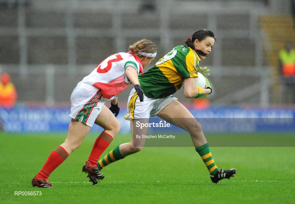 16 August 2008; Aoife O'Sullivan, Kerry, in action against Denise McDonagh, Mayo. TG4 All-Ireland Ladies Senior Football Championship Quarter-Final, Mayo v Kerry, Croke Park, Dublin. Picture credit: Stephen McCarthy / SPORTSFILE