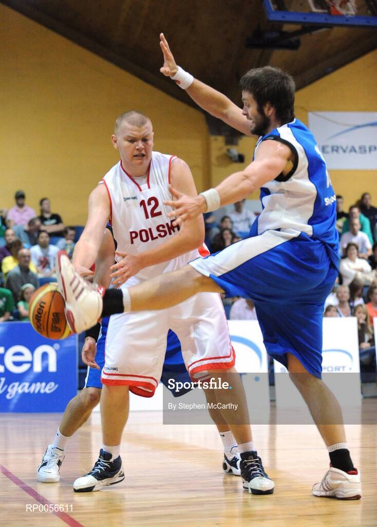 21 August 2008; Adam Waczynski, Poland, in action against Hlynur Baeringsson, Iceland. Emerald Hoops Day 1, Poland v Iceland, National Basketball Arena, Tallaght, Co. Dublin. Picture credit: Stephen McCarthy / SPORTSFILE