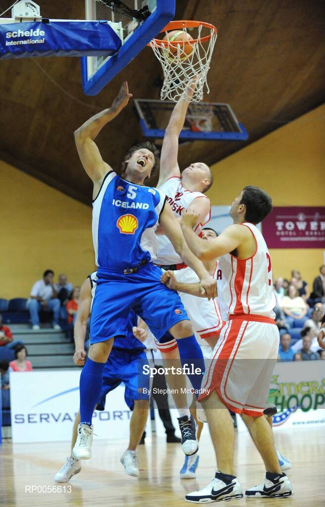 21 August 2008; Adam Waczynski, Poland, in action against Fridrik Stefansson, Iceland. Emerald Hoops Day 1, Poland v Iceland, National Basketball Arena, Tallaght, Co. Dublin. Picture credit: Stephen McCarthy / SPORTSFILE