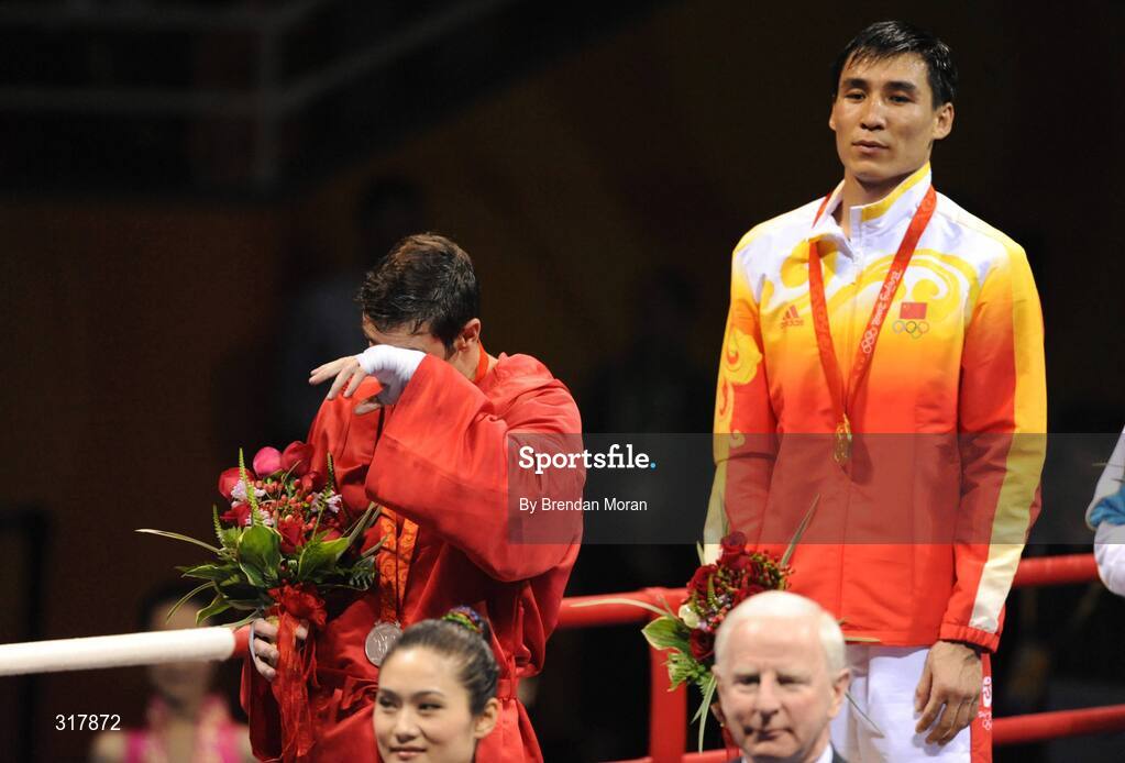 24 August 2008; Ireland's Kenneth Egan and his victor, Xiaoping Zhang, China, during the medal presentation of the Light Heavy weight, 81kg, category. Beijing 2008 - Games of the XXIX Olympiad, Beijing Workers' Gymnasium, Olympic Green, Beijing, China. Picture credit: Brendan Moran / SPORTSFILE