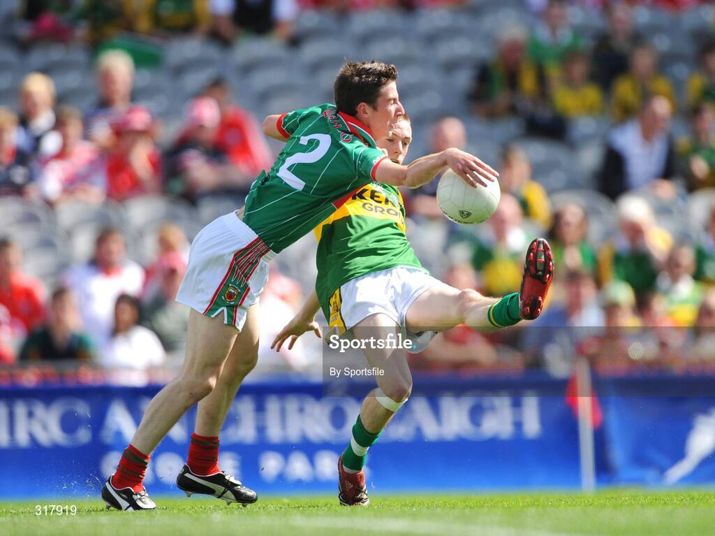 24 August 2008; Cian Tobin, Kerry, in action against David Dolan, Mayo. ESB GAA Football All-Ireland Minor Championship Semi-Final, Kerry v Mayo, Croke Park, Dublin. Photo by Sportsfile
