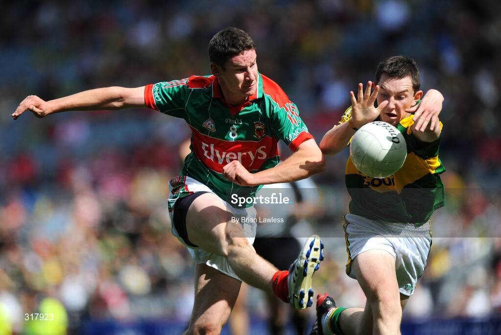 24 August 2008; James Cafferty, Mayo, in action against Daithi Casey, Kerry. ESB GAA Football All-Ireland Minor Championship Semi-Final, Kerry v Mayo, Croke Park, Dublin. Picture credit: Brian Lawless / SPORTSFILE