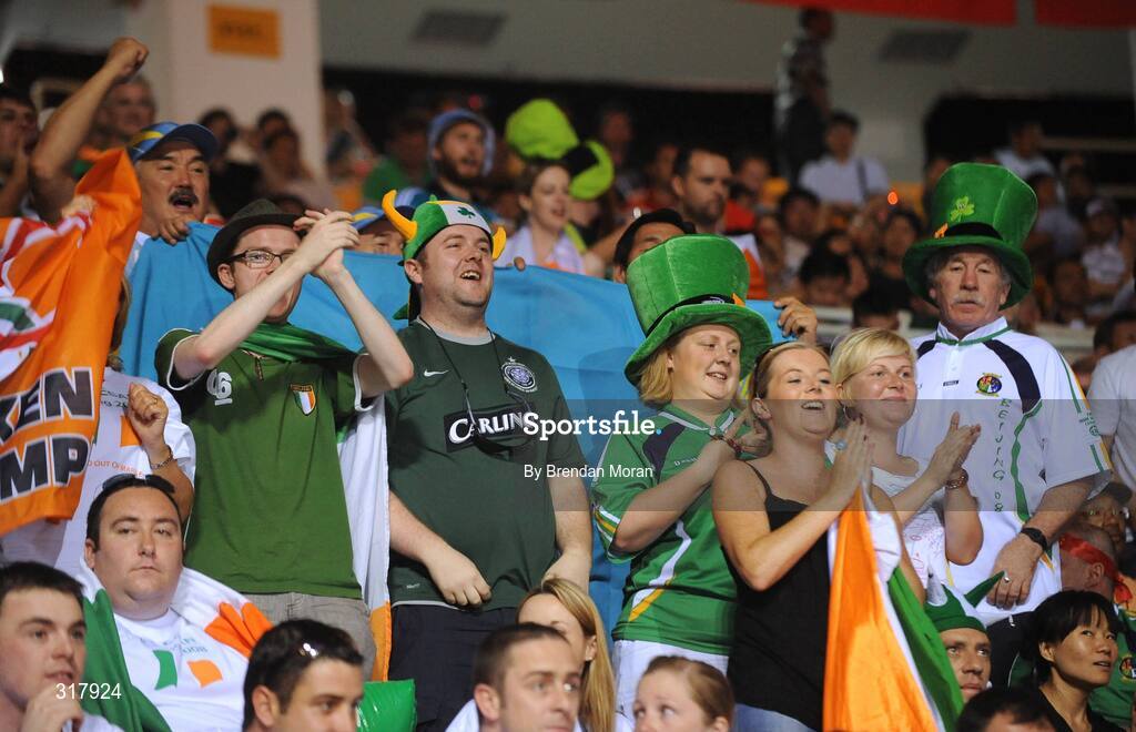 24 August 2008; Ireland fans cheer on Kenneth Egan during his Light Heavy weight Final. Beijing 2008 - Games of the XXIX Olympiad, Beijing Workers' Gymnasium, Olympic Green, Beijing, China. Picture credit: Brendan Moran / SPORTSFILE