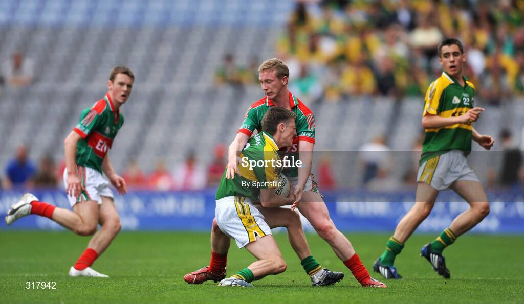 24 August 2008; Jonathan Lyne, Kerry, in action against Raymond Geraghty, Mayo. ESB GAA Football All-Ireland Minor Championship Semi-Final, Kerry v Mayo, Croke Park, Dublin. Photo by Sportsfile