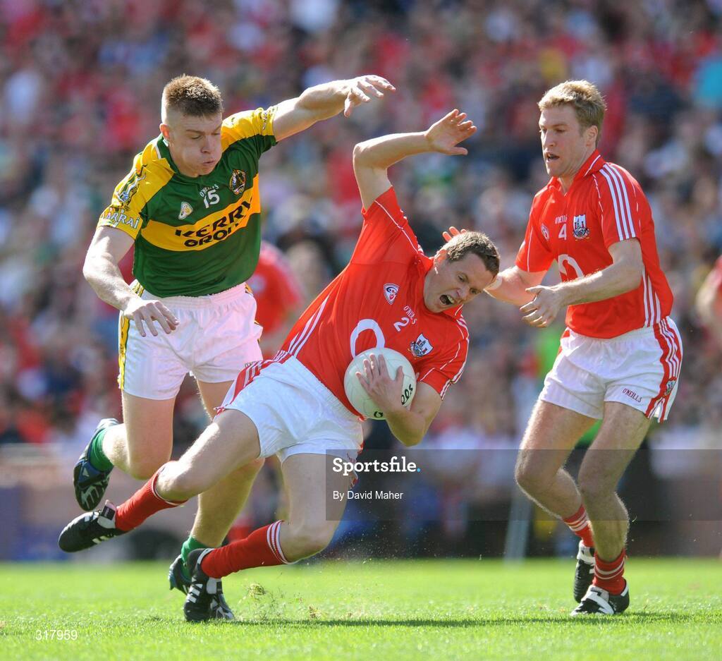 24 August 2008; Diarmuid Duggan, Cork, in action against Tommy Walsh, Kerry. GAA Football All-Ireland Senior Championship Semi-Final, Kerry v Cork, Croke Park, Dublin. Picture credit: David Maher / SPORTSFILE