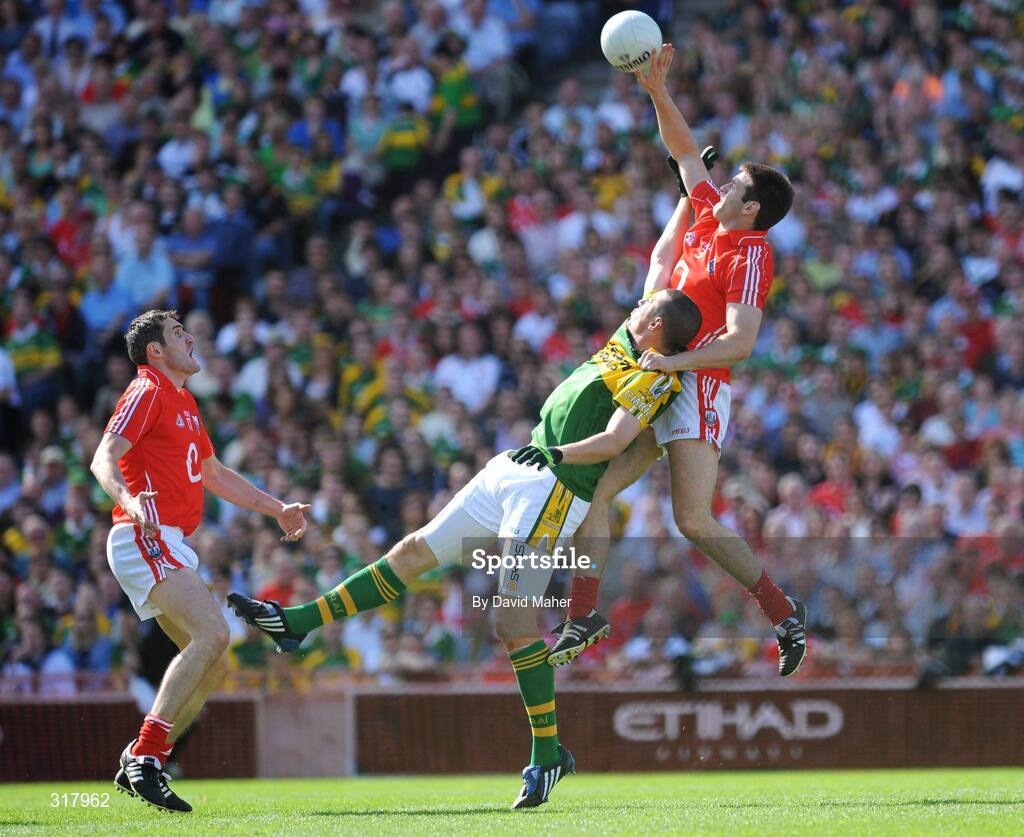 24 August 2008; Derek Kavanagh, Cork, in action against Kieran Donaghy, Kerry, as Graham Canty, Cork looks on. GAA Football All-Ireland Senior Championship Semi-Final, Kerry v Cork, Croke Park, Dublin. Picture credit: David Maher / SPORTSFILE