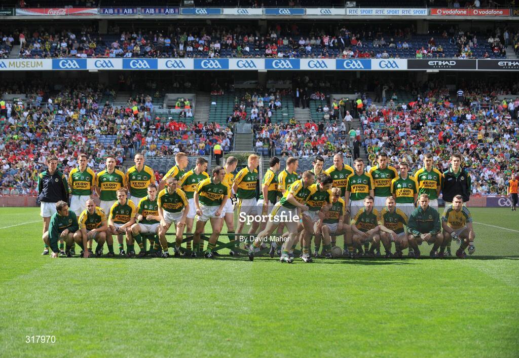 24 August 2008; The Kerry team break after the team photograph. GAA Football All-Ireland Senior Championship Semi-Final, Kerry v Cork, Croke Park, Dublin. Picture credit: David Maher / SPORTSFILE