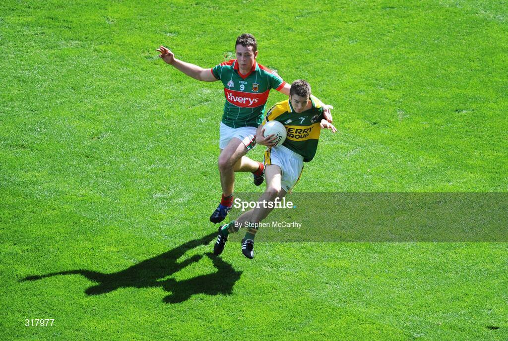 24 August 2008; Maurice Hickey, Kerry, in action against Alex Corduff, Mayo. ESB GAA Football All-Ireland Minor Championship Semi-Final, Kerry v Mayo, Croke Park, Dublin. Picture credit: Stephen McCarthy / SPORTSFILE