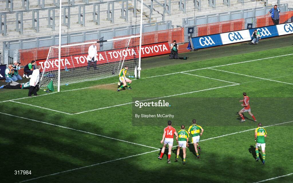24 August 2008; John Hayes, Cork, scores his side's third goal from a penalty to end the game in a draw. GAA Football All-Ireland Senior Championship Semi-Final, Kerry v Cork, Croke Park, Dublin. Picture credit: Stephen McCarthy / SPORTSFILE