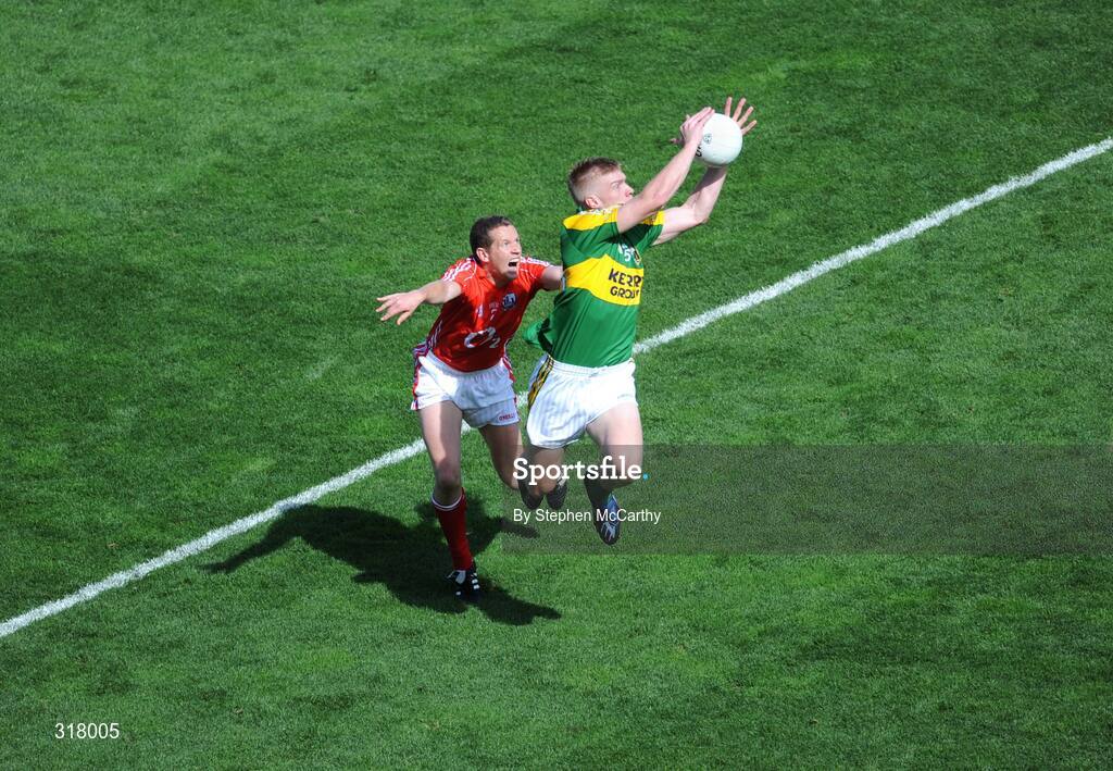 24 August 2008; Tommy Walsh, Kerry, in action against Diarmuid Duggan, Cork. GAA Football All-Ireland Senior Championship Semi-Final, Kerry v Cork, Croke Park, Dublin. Picture credit: Stephen McCarthy / SPORTSFILE