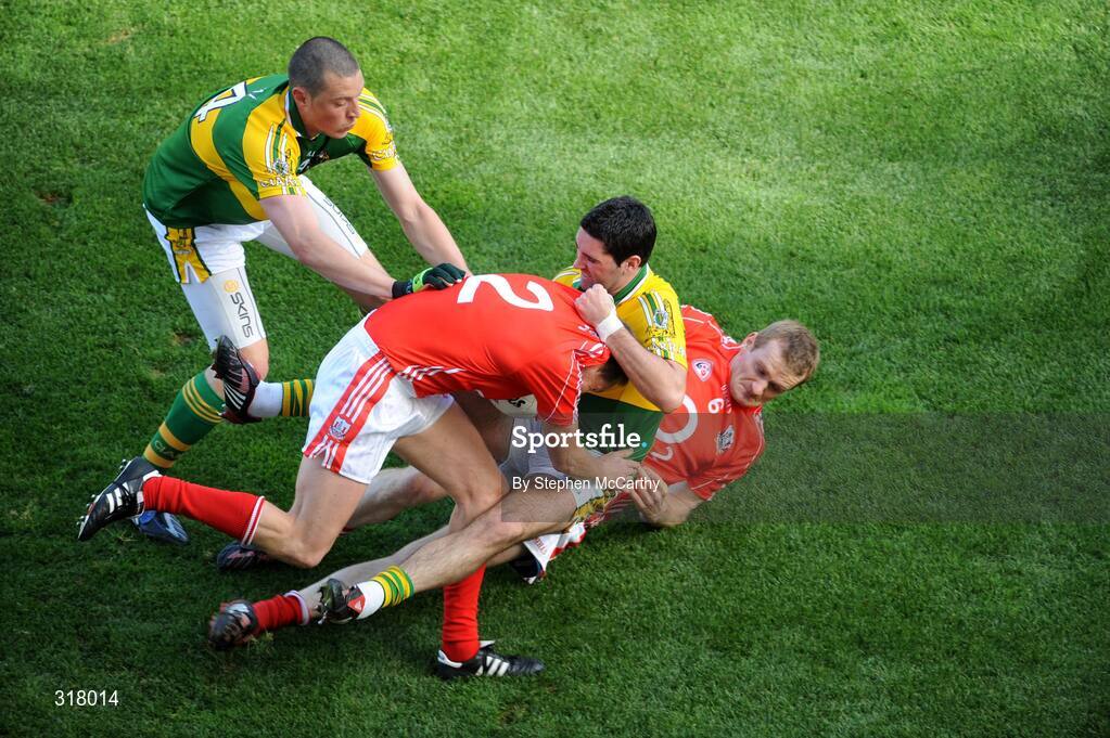 24 August 2008; Kieran Donaghy, left, and Bryan Sheehan, Kerry, in action against Diarmuid Duggan, 2, and Ger Spillane, Cork. GAA Football All-Ireland Senior Championship Semi-Final, Kerry v Cork, Croke Park, Dublin. Picture credit: Stephen McCarthy / SPORTSFILE