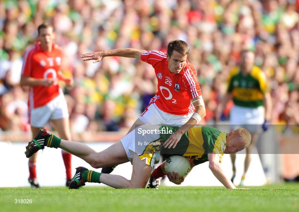 24 August 2008; Seamus Scanlon, Kerry, in action against Kevin McMahon, Cork. GAA Football All-Ireland Senior Championship Semi-Final, Kerry v Cork, Croke Park, Dublin. Photo by Sportsfile