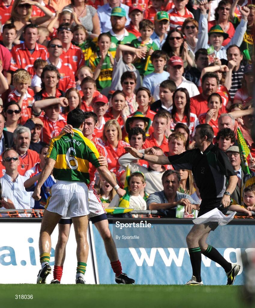 24 August 2008; Donncha O'Connor, Cork, in a tussle with Aidan O'Mahony, Kerry. GAA Football All-Ireland Senior Championship Semi-Final, Kerry v Cork, Croke Park, Dublin. Photo by Sportsfile