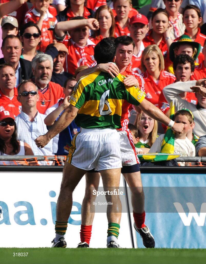 24 August 2008; Donncha O'Connor, Cork, in a tussle with Aidan O'Mahony, Kerry. GAA Football All-Ireland Senior Championship Semi-Final, Kerry v Cork, Croke Park, Dublin. Photo by Sportsfile