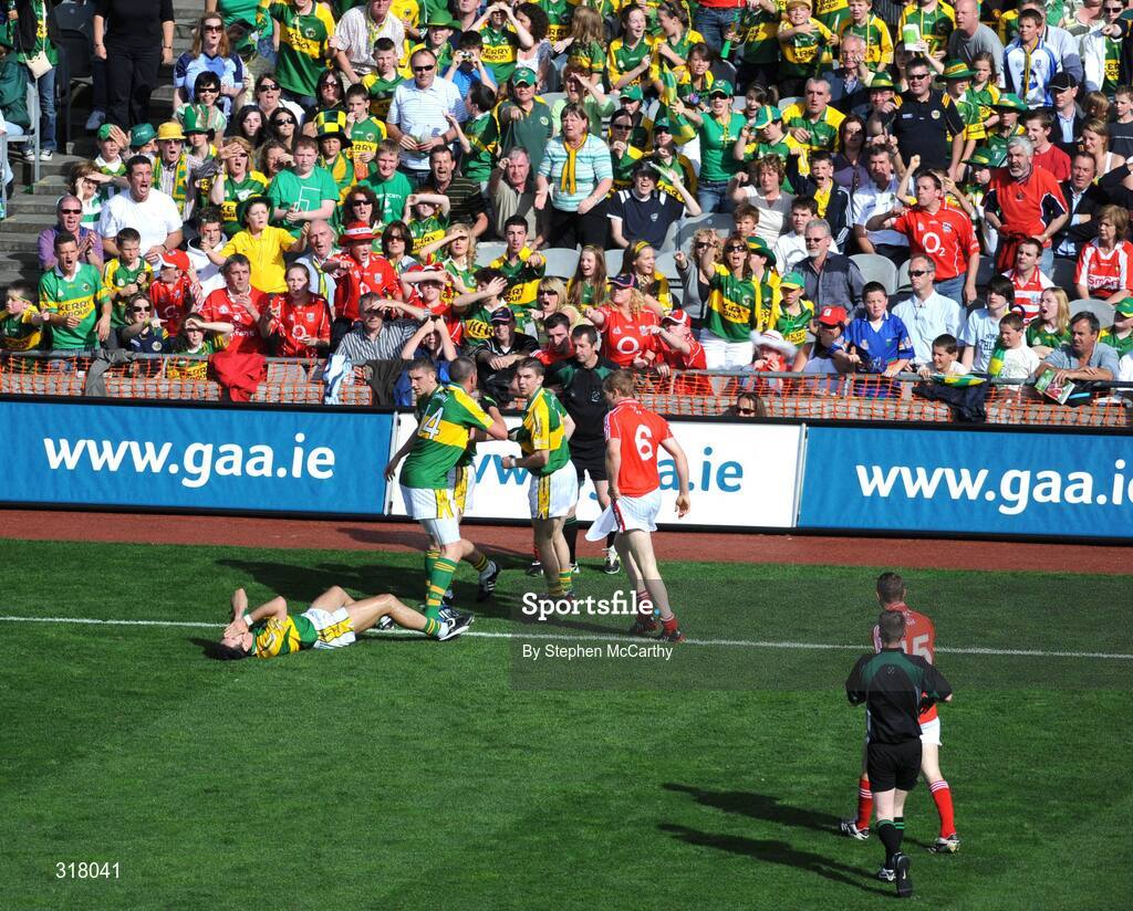 24 August 2008; Aidan O'Mahony, Kerry, lies on the ground after an altercation with Donncha O'Connor, Cork. GAA Football All-Ireland Senior Championship Semi-Final, Kerry v Cork, Croke Park, Dublin. Picture credit: Stephen McCarthy / SPORTSFILE
