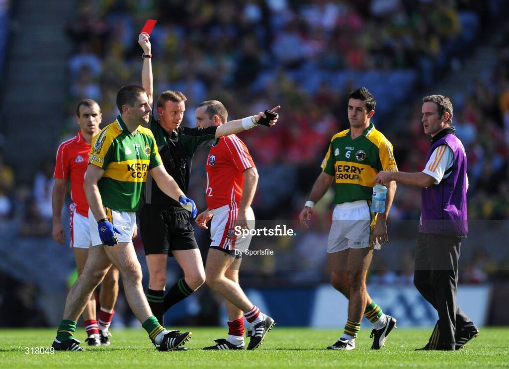 24 August 2008; Darragh O Se, Kerry, is shown the red card by referee Joe McQuillan. GAA Football All-Ireland Senior Championship Semi-Final, Kerry v Cork, Croke Park, Dublin. Photo by Sportsfile
