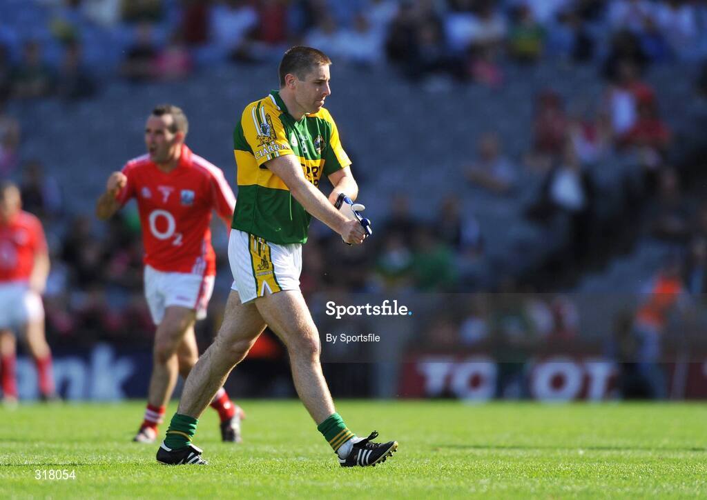 24 August 2008; Darragh O Se, Kerry, walks off the pitch after being shown the red card. GAA Football All-Ireland Senior Championship Semi-Final, Kerry v Cork, Croke Park, Dublin. Photo by Sportsfile
