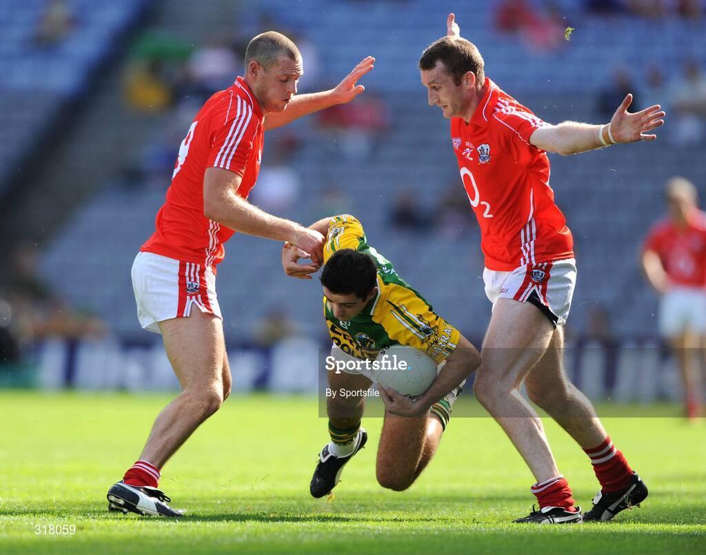 24 August 2008; Aidan O'Mahony, Kerry, in action against Pearse O'Neill, left and Nicholas Murphy, right, Cork. GAA Football All-Ireland Senior Championship Semi-Final, Kerry v Cork, Croke Park, Dublin. Photo by Sportsfile