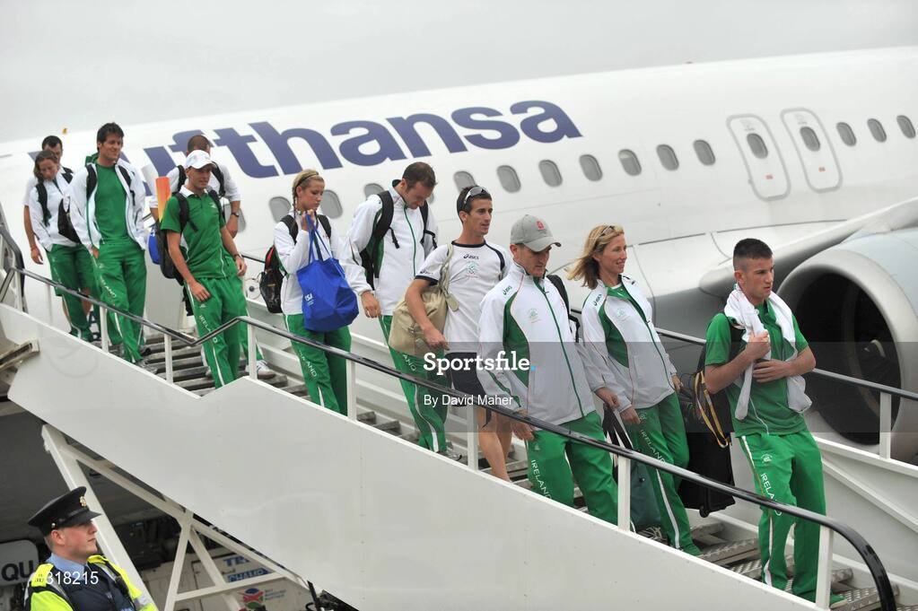 26 August 2008; The Irish Olympic Team, including silver medallist Kenny Egan, bronze medallist Darren Sutherland,  and bronze medallist Paddy Barnes, arrive at Dublin Airport, Dublin. Picture credit: David Maher / SPORTSFILE