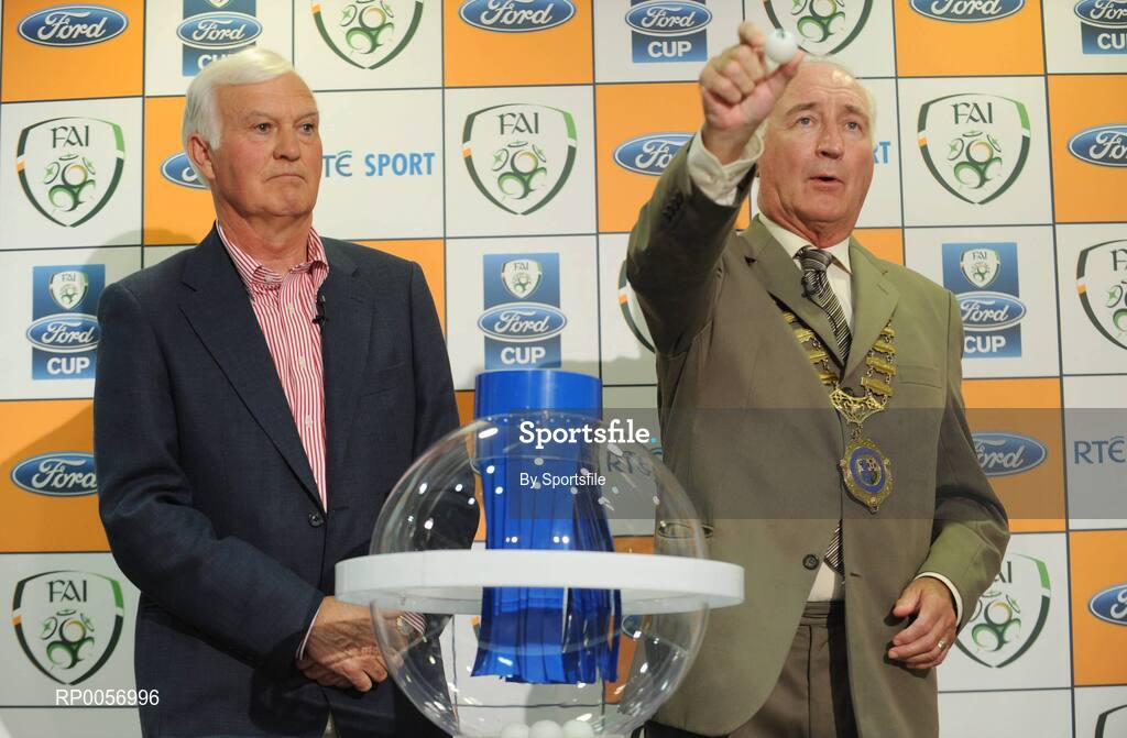 25 August 2008; President of the FAI David Blood, right, pulls out the name of Derry city, as former Bohemians manager Turlough O'Connor looks on at the 2008 FAI Ford Cup Quarter Final Draw. FAI Headquarters, Abbottstown, Dublin. Photo by Sportsfile  *** Local Caption ***