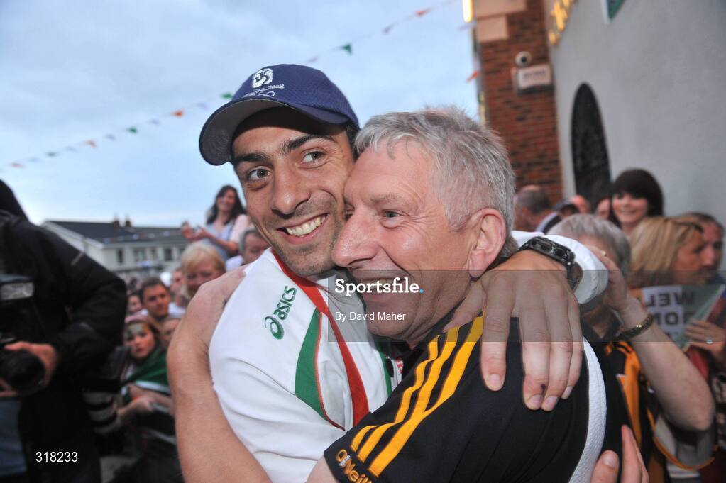 26 August 2008; Olympic silver medallist Kenny Egan is greeted by his friend John Brennan upon arrival at Clondalkin, Co. Dublin. Picture credit: David Maher / SPORTSFILE