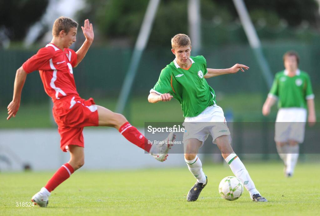 28 August 2008; Sean McGinty, Republic of Ireland, in action against Kurtis March, Wales. Under-16 International Friendly, Republic of Ireland  v Wales, Whitehall, Dublin. Picture credit: Brian Lawless / SPORTSFILE